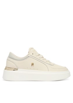 Tommy Hilfiger Sneakersy Shiny Leather Platform Sneaker FW0FW09364 Écru ze sklepu MODIVO w kategorii Buty sportowe damskie - zdjęcie 187373928