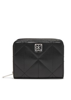 Calvin Klein Portfel Quilted Flap Zip Around LV04F1124G Czarny ze sklepu MODIVO w kategorii Portfele damskie - zdjęcie 187379395