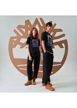 TIMBERLAND T-SHIRT GRAPHIC LOGO SHORT SLEEVE TEE ze sklepu Timberland w kategorii T-shirty męskie - zdjęcie 187380359