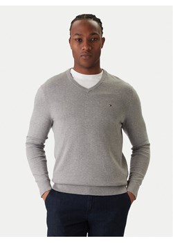 Tommy Hilfiger Sweter Essential MW0MW14745 Szary Regular Fit ze sklepu MODIVO w kategorii Swetry męskie - zdjęcie 187388459