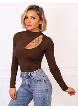 BODY Z WYCIĘCIEM I DŁUGIM RĘKAWEM- CZEKOLADOWE ze sklepu olika.com.pl w kategorii Body damskie - zdjęcie 187389658