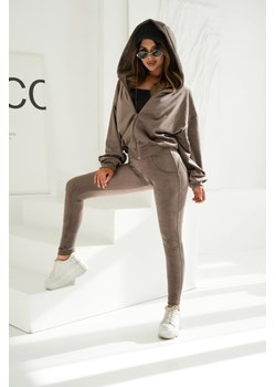 welurowy komplet dres good mood z logo bluza uni oversize z kapturem + legginsy welur polski produkt by mielczarkowski - cappuccino ze sklepu STYLOWO w kategorii Komplety bielizny damskiej - zdjęcie 187390108