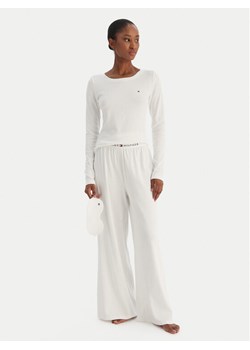 Tommy Hilfiger Piżama UW0UW06157 Écru Regular Fit ze sklepu MODIVO w kategorii Piżamy damskie - zdjęcie 187393066