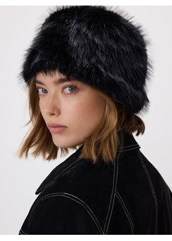 Reserved - Czapka ze sztucznego futerka - czarny ze sklepu Reserved w kategorii Czapki zimowe damskie - zdjęcie 187395428
