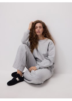 Reserved - Spodnie dresowe - jasnoszary ze sklepu Reserved w kategorii Spodnie damskie - zdjęcie 187395455
