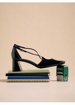 Reserved - Lakierowane czółenka - czarny ze sklepu Reserved w kategorii Czółenka - zdjęcie 187473908