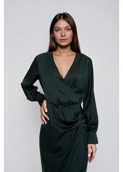 Sukienka z marszczeniem na biodrach zielona ze sklepu Moodo.pl w kategorii Sukienki - zdjęcie 187479426