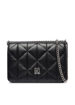 Calvin Klein Torebka Quilted Mini Chain Bag LV04F3321G Czarny ze sklepu MODIVO w kategorii Kopertówki - zdjęcie 187481236