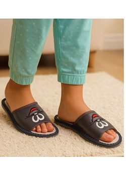 Skórzane dziecięce wsuwane klapki Szare /G9-1 8207 S182/ ze sklepu Pantofelek24.pl w kategorii Kapcie dziecięce - zdjęcie 187484975