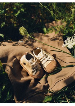 Reserved - Trampki z haftem - beżowy ze sklepu Reserved w kategorii Buciki niemowlęce - zdjęcie 187486957