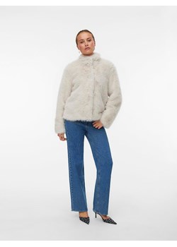 Vero Moda Kurtka "Monroe Short" w kolorze kremowym ze sztucznego futerka ze sklepu Limango Polska w kategorii Kurtki damskie - zdjęcie 187488875