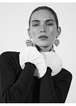 Reserved - Sweter z ozdobną wstawką - czarny ze sklepu Reserved w kategorii Swetry damskie - zdjęcie 187495648