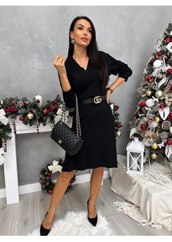 Czarna Sweterkowa Sukienka z Dekoltem V ze sklepu ModnaKiecka.pl w kategorii Sukienki - zdjęcie 187496236