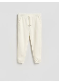 Reserved - Spodnie dresowe regular fit - złamana biel ze sklepu Reserved w kategorii Spodnie męskie - zdjęcie 187496677