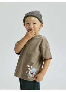 Reserved - Świąteczny t-shirt - brązowy ze sklepu Reserved w kategorii T-shirty chłopięce - zdjęcie 187496855