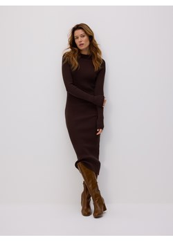 Reserved - Prążkowana sukienka z wiskozą - ciemnobrązowy ze sklepu Reserved w kategorii Sukienki - zdjęcie 187497008