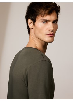 Reserved - Gładki t-shirt regular fit - ciemnozielony ze sklepu Reserved w kategorii T-shirty męskie - zdjęcie 187497078