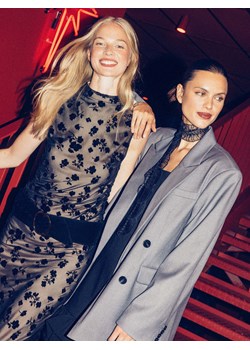 Reserved - Siateczkowy top z haftem - czarny ze sklepu Reserved w kategorii Bluzki damskie - zdjęcie 187497187