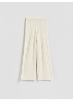 Reserved - Dzianinowe spodnie - kremowy ze sklepu Reserved w kategorii Spodnie damskie - zdjęcie 187498565