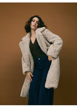 Reserved - Płaszcz z imitacji baranka - beżowy ze sklepu Reserved w kategorii Płaszcze damskie - zdjęcie 187498638