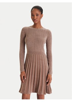 Guess Sukienka dzianinowa W5BK79 Z3902 Beżowy Regular Fit ze sklepu MODIVO w kategorii Sukienki - zdjęcie 187499198