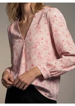 Sinsay - Bluzka koszulowa z dekoltem V w kwiaty z wiskozy - różowy ze sklepu Sinsay w kategorii Bluzki damskie - zdjęcie 187500516