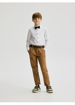Reserved - Spodnie chino - brązowy ze sklepu Reserved w kategorii Spodnie chłopięce - zdjęcie 187507378