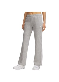 Spodnie dresowe damskie UA Rival Fleece Piped Under Armour ze sklepu SPORT-SHOP.pl w kategorii Spodnie damskie - zdjęcie 187510838