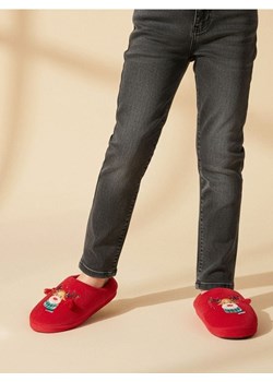 Sinsay - Kapcie z haftowanym reniferem - czerwony ze sklepu Sinsay w kategorii Kapcie dziecięce - zdjęcie 187513468