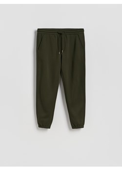 Reserved - Spodnie dresowe regular fit - ciemnozielony ze sklepu Reserved w kategorii Spodnie męskie - zdjęcie 187514596
