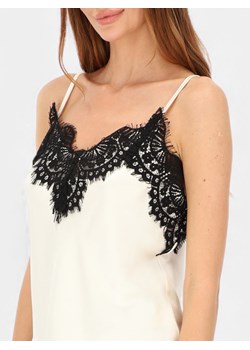 Biały satynowy top zdobiony koronką L'AF Lavinia ze sklepu Eye For Fashion w kategorii Bluzki damskie - zdjęcie 187521546