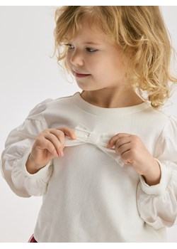 Reserved - Bluza z bufiastymi rękawami - złamana biel ze sklepu Reserved w kategorii Bluzy dziewczęce - zdjęcie 187525748