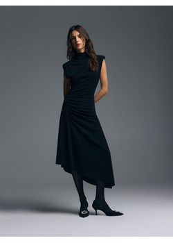 Reserved - Asymetryczna sukienka midi - czarny ze sklepu Reserved w kategorii Sukienki - zdjęcie 187525917