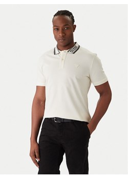 Guess Polo M6RP60 K7O64 Écru Regular Fit ze sklepu MODIVO w kategorii T-shirty męskie - zdjęcie 187526309