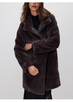 Reserved - Płaszcz z imitacji futra - ciemnobrązowy ze sklepu Reserved w kategorii Futra damskie - zdjęcie 187527688