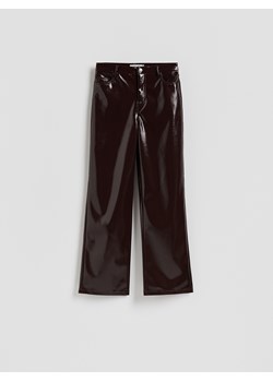 Reserved - Spodnie z imitacji skóry - burgundowy ze sklepu Reserved w kategorii Spodnie damskie - zdjęcie 187527735