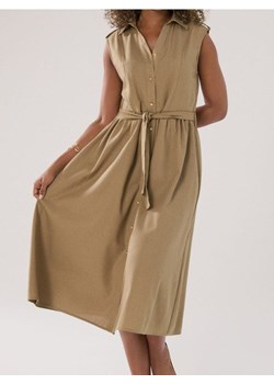 Sinsay - Koszulowa sukienka midi z paskiem - brązowy ze sklepu Sinsay w kategorii Sukienki - zdjęcie 187528495