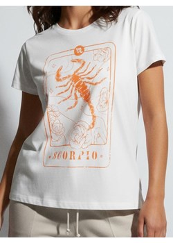 Sinsay - Bawełniana koszulka z nadrukiem - kremowy ze sklepu Sinsay w kategorii Bluzki damskie - zdjęcie 187528518