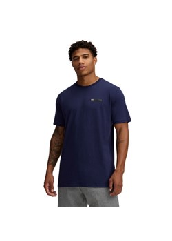 Męski t-shirt z nadrukiem Under Armour UA M LC Strip Logo SS - granatowy ze sklepu Sportstylestory.com w kategorii T-shirty męskie - zdjęcie 187528565
