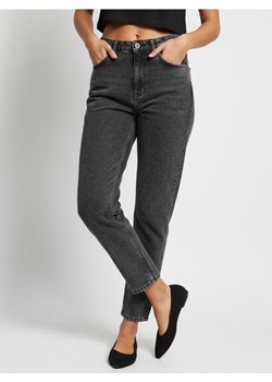 Sinsay - Jeansy mom fit - szary ze sklepu Sinsay w kategorii Jeansy damskie - zdjęcie 187530178