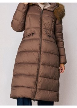 Sinsay - Pikowany płaszcz z kapturem - brązowy ze sklepu Sinsay w kategorii Płaszcze damskie - zdjęcie 187533146