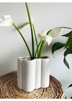Sinsay - Wazon ceramiczny - biały ze sklepu Sinsay w kategorii Wazony - zdjęcie 187538219