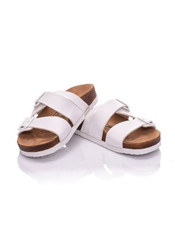 Moosefield Skórzane klapki w kolorze białym ze sklepu Limango Polska w kategorii Klapki damskie - zdjęcie 187547696