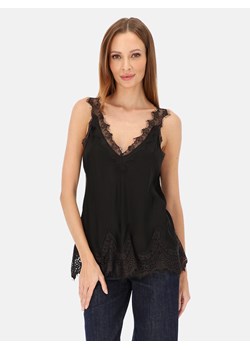 Czarny wiskozowy top z koronką i dekoltem V L’AF Camilla ze sklepu Eye For Fashion w kategorii Bluzki damskie - zdjęcie 187549117