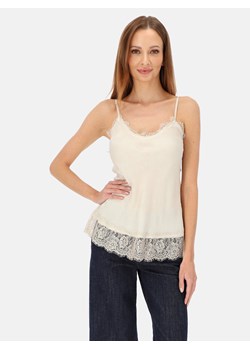 Top z koronką na ramiączkach ecru L’AF Amora ze sklepu Eye For Fashion w kategorii Bluzki damskie - zdjęcie 187549118