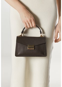 Estro: Mała ciemnobrązowa torebka damska typu kuferek z włoskiej skóry naturalnej Premium ze sklepu Estro w kategorii Kuferki - zdjęcie 187549405