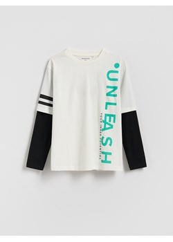 Reserved - Bawełniany longsleeve z nadrukiem - złamana biel ze sklepu Reserved w kategorii Bluzy chłopięce - zdjęcie 187554778