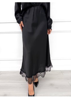 Czarna Satynowa Spódnica z Koronką ze sklepu ModnaKiecka.pl w kategorii Spódnice - zdjęcie 187556007