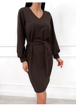 Ciemnobrązowa Sukienka z Dekoltem V ze sklepu ModnaKiecka.pl w kategorii Sukienki - zdjęcie 187556019
