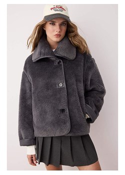 trendyol Kurtka pluszowa w kolorze antracytowym ze sklepu Limango Polska w kategorii Kurtki damskie - zdjęcie 187556518